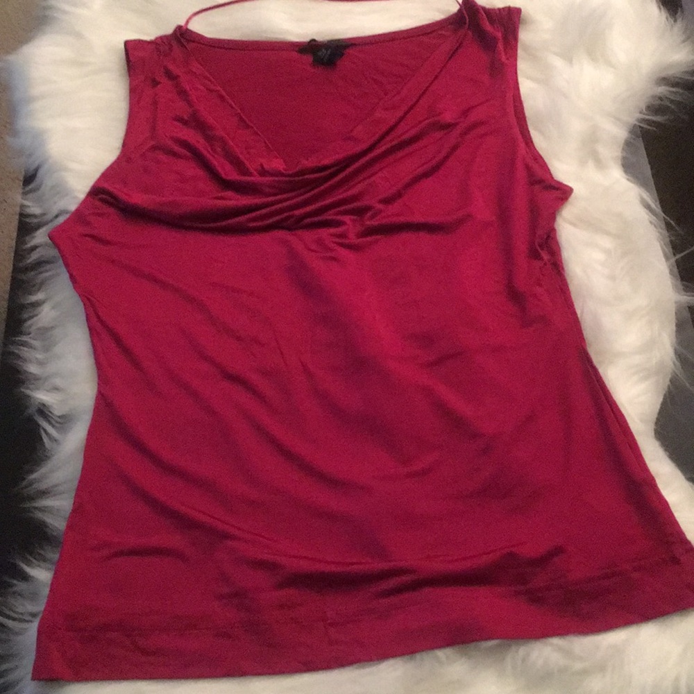 H&M cute red drappy neck top Us size M